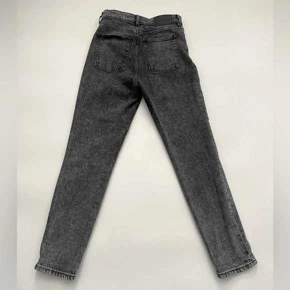 H&M Charcoal Ultra High Waist Mom Jeans - Picture 4 of 4
